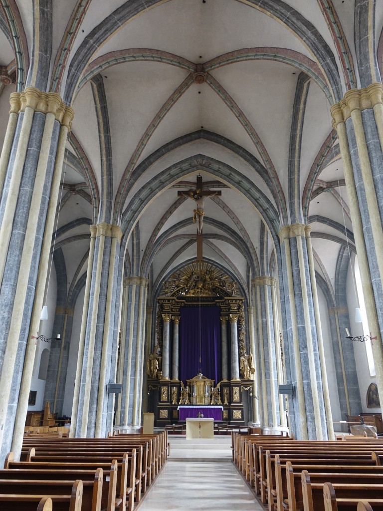 Laufen, Mittelschiff in der Stiftskirche Maria Himmelfahrt (15.02.2016)