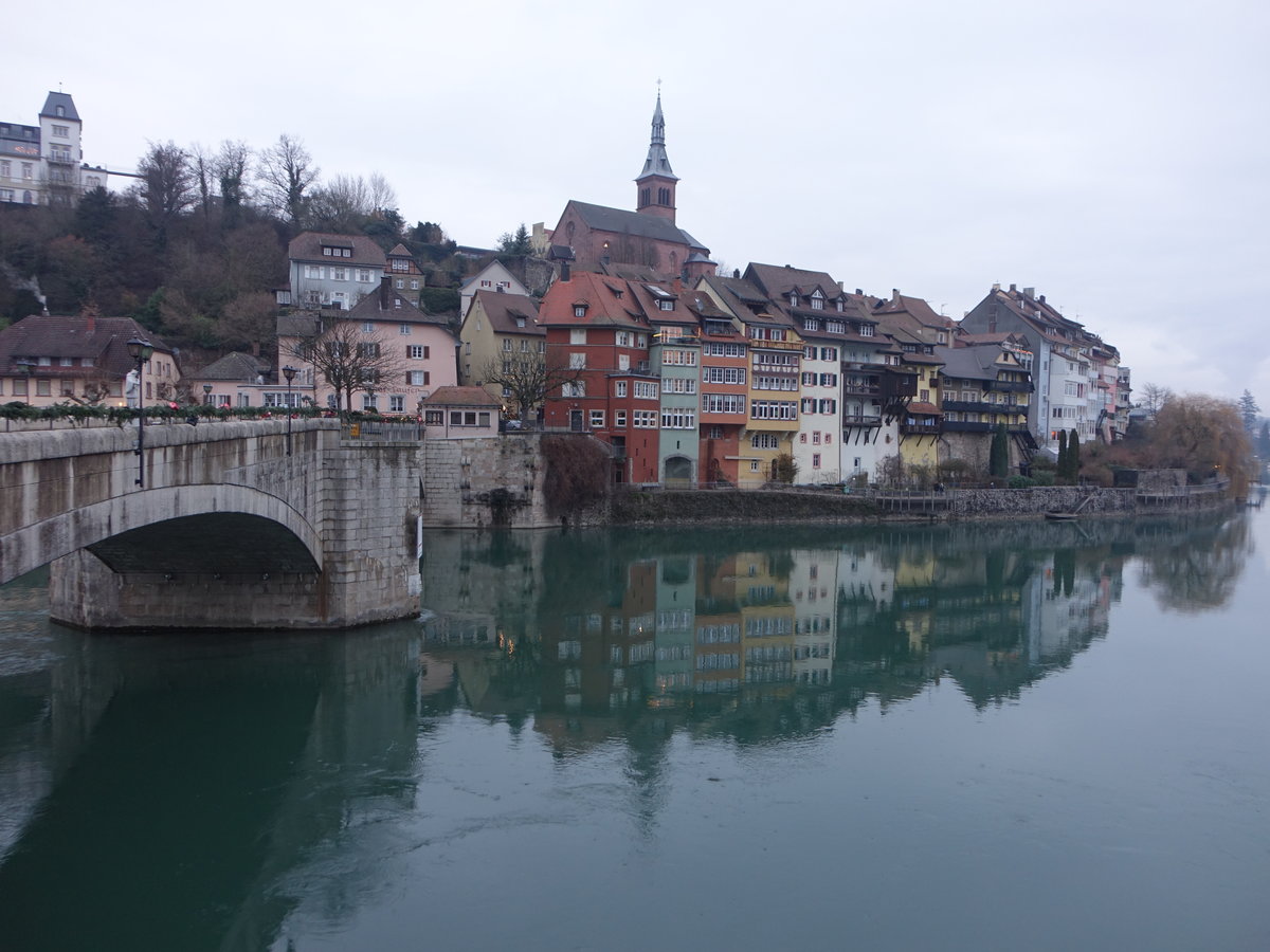 Laufenburg (Baden), Ausblick auf die Huser entlang der Hauptstrae und die Hl. Geist Kirche (31.12.2018)