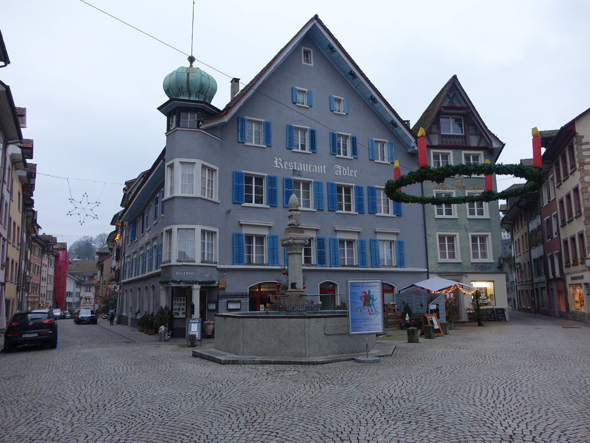 Laufenburg, Gasthof Adler und Marktbrunnen am Marktplatz (31.12.2018)