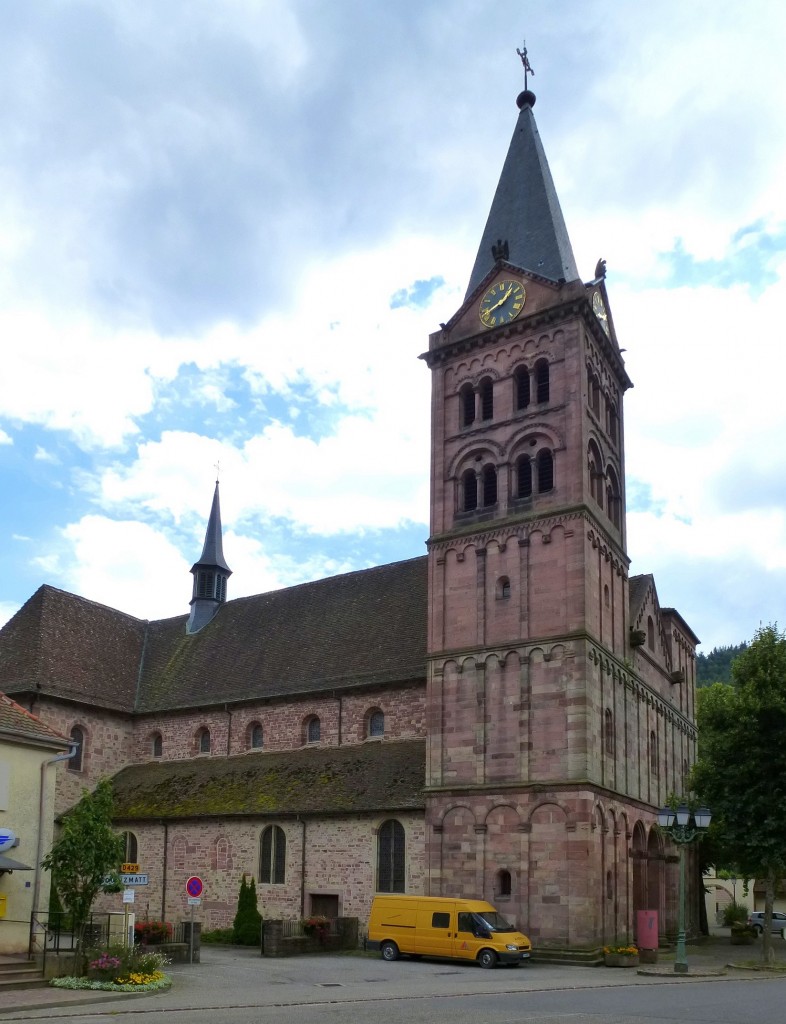 Lautenbach in den Sdvogesen, die romanische Stiftskirche aus dem 11.Jahrhundert zhlt zu den bedeutensden Sakralbauten im Elsa, Aug.2013