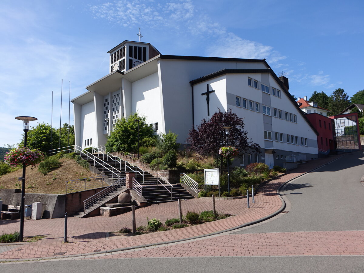 Lautzkirchen, Pfarrkirche St. Mauritius, erbaut bis 1960 durch den Baurat Wilhelm Schulte (14.07.2023)