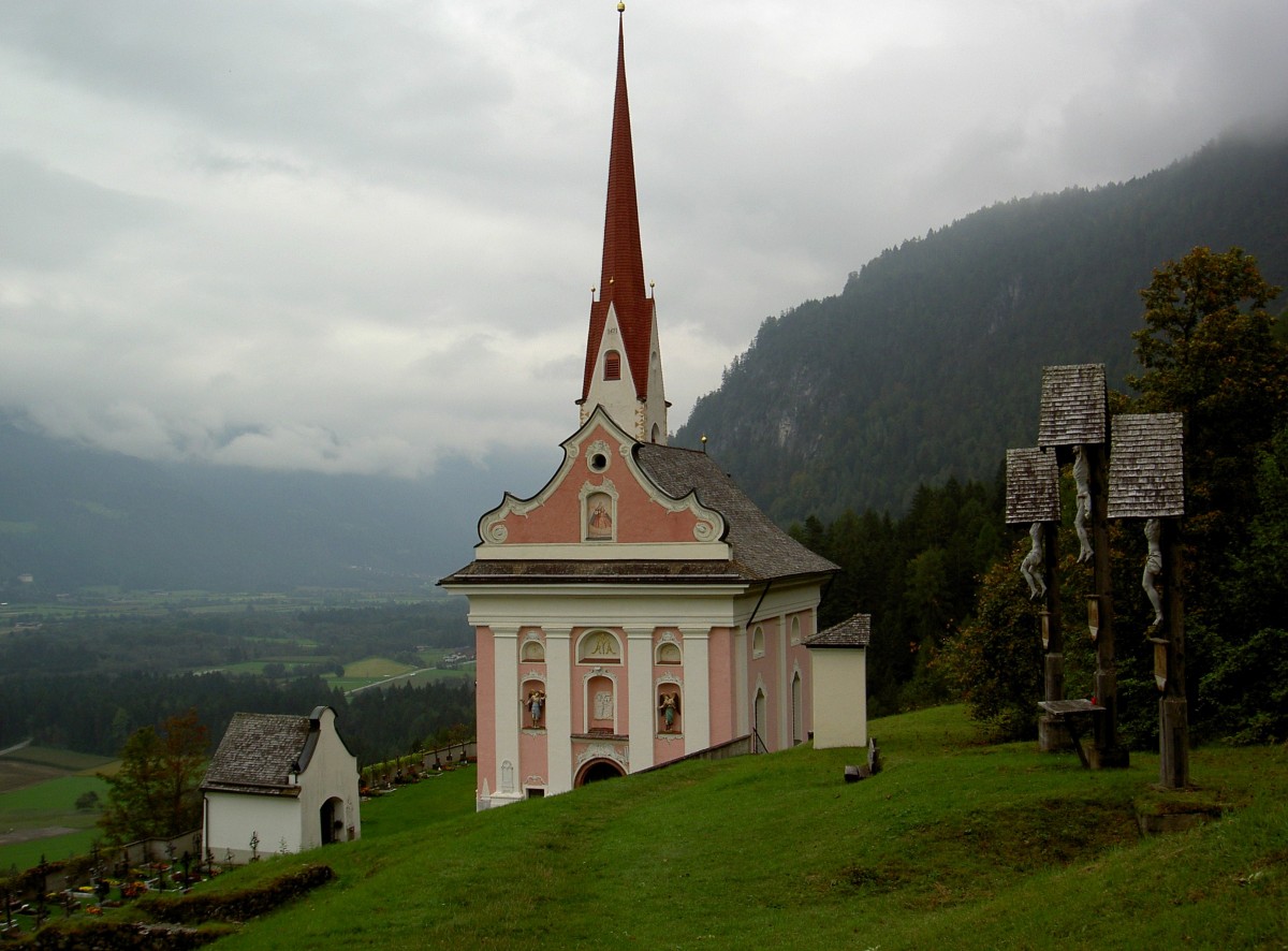 Lavant, Pfarrkirche St. Ulrich, erbaut ab 1500, Turm erbaut 1660, 1770 unter Thomas Mayr barockisiert (18.09.2014)