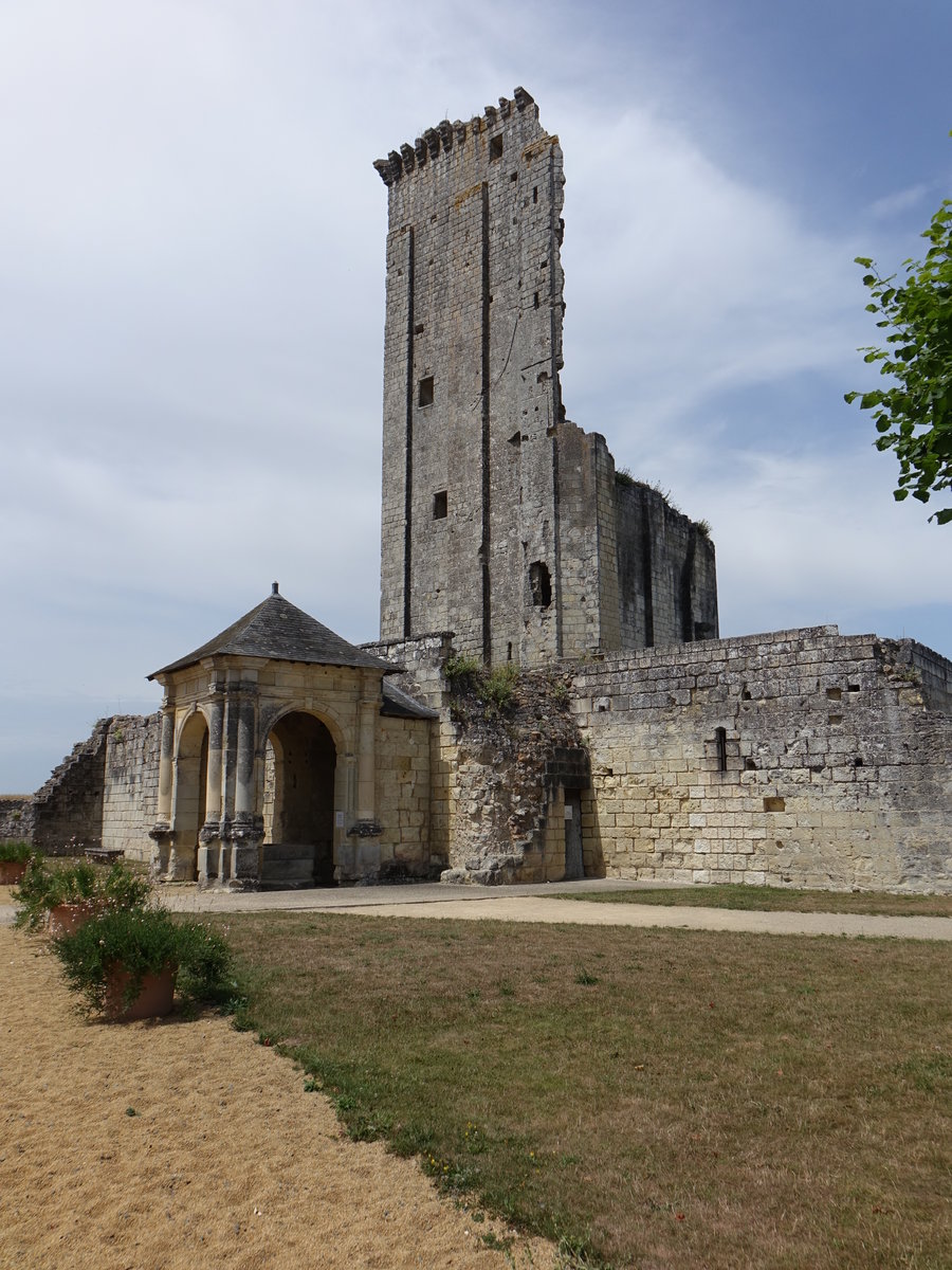 Le Grand-Pressigny, Schlossruine, Bergfried aus dem 12. Jahrhundert (08.07.2017)