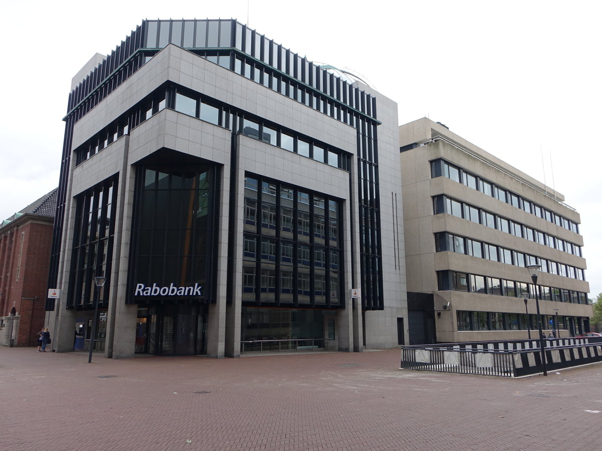 Leeuwarden, Gebude der Rabo Bank am Wilhelminaplein (25.07.2017)