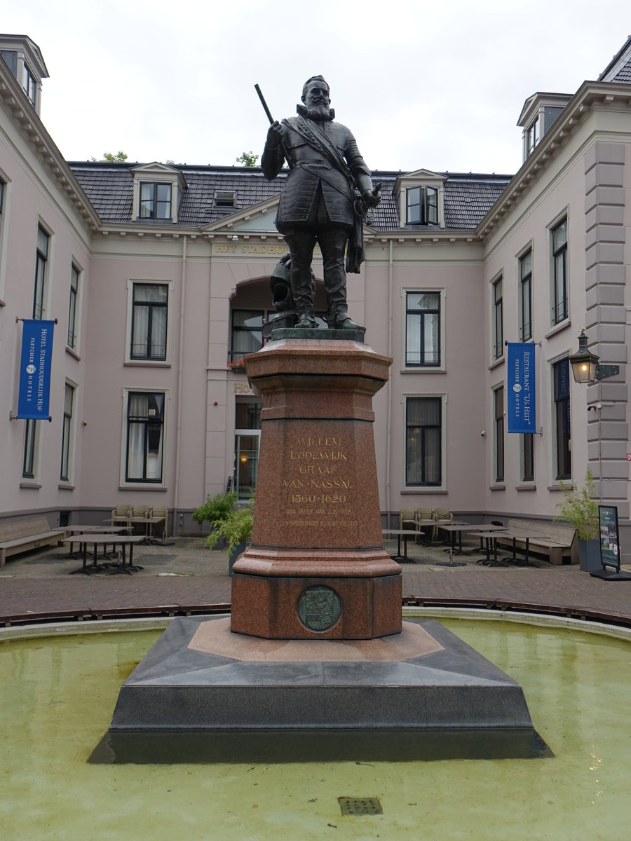 Leeuwarden, Graf Willem von Nassau Denkmal am Hofplein (25.07.2017)