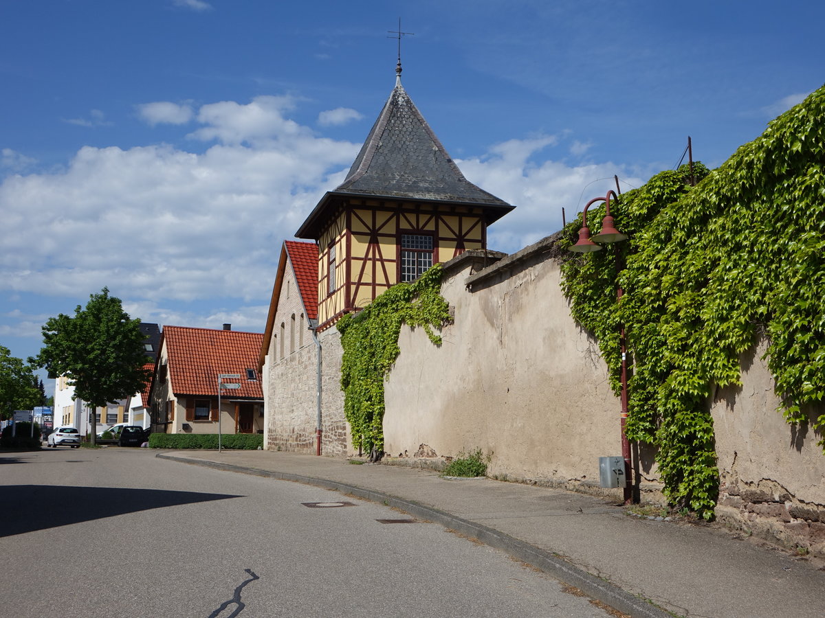 Lehrensteinsfeld, Fachwerkturm an der Schlomaier in der Schlostrae (29.04.2018)