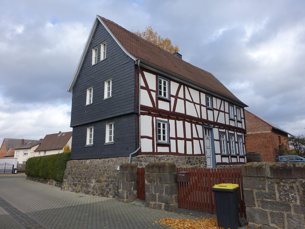 Leihgestern, evangelisches Gemeindehaus in der Kirchstrae (01.11.2021)