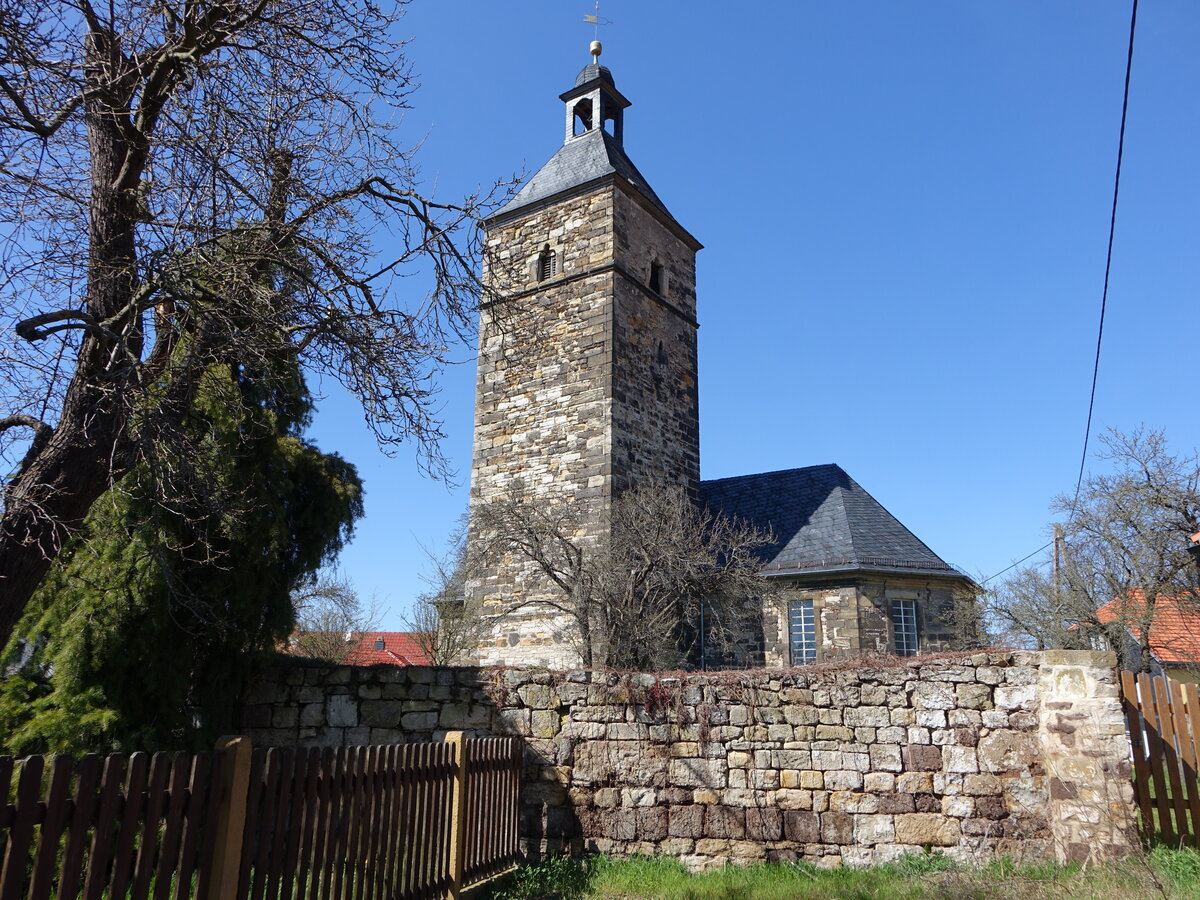 Leina, evangelische St. Nikolaus Kirche, erbaut im 12. Jahrhundert (16.04.2022) 