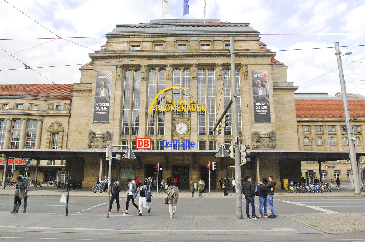 Leipzig Hauptbahnhof - Eingang zur Osthalle. Aufnahme: 29. April 2017.