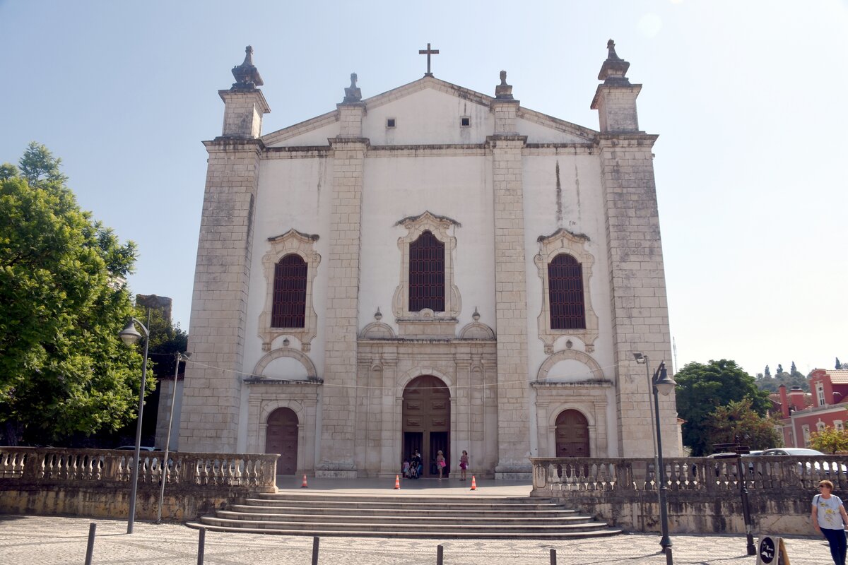 LEIRIA (Concelho de Leiria), 23.08.2019, vor der Kathedrale Nossa Senhora da Conceio, erbaut im 16.Jahrhundert