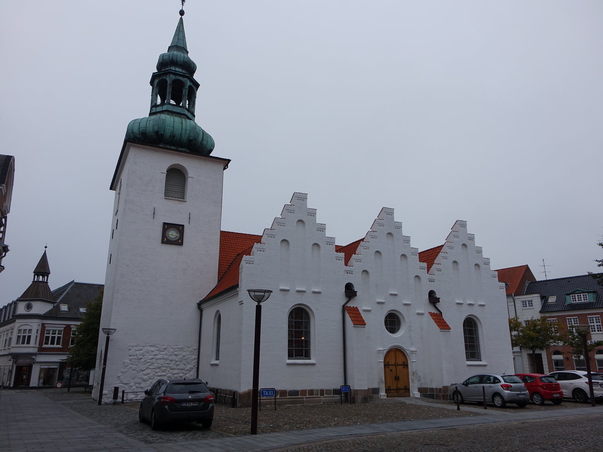 Lemvig, gotische Ev. Kirche, erbaut im 13. Jahrhundert, Umbau von 1931 bis 1935 durch Hother Paludan (19.09.2020)