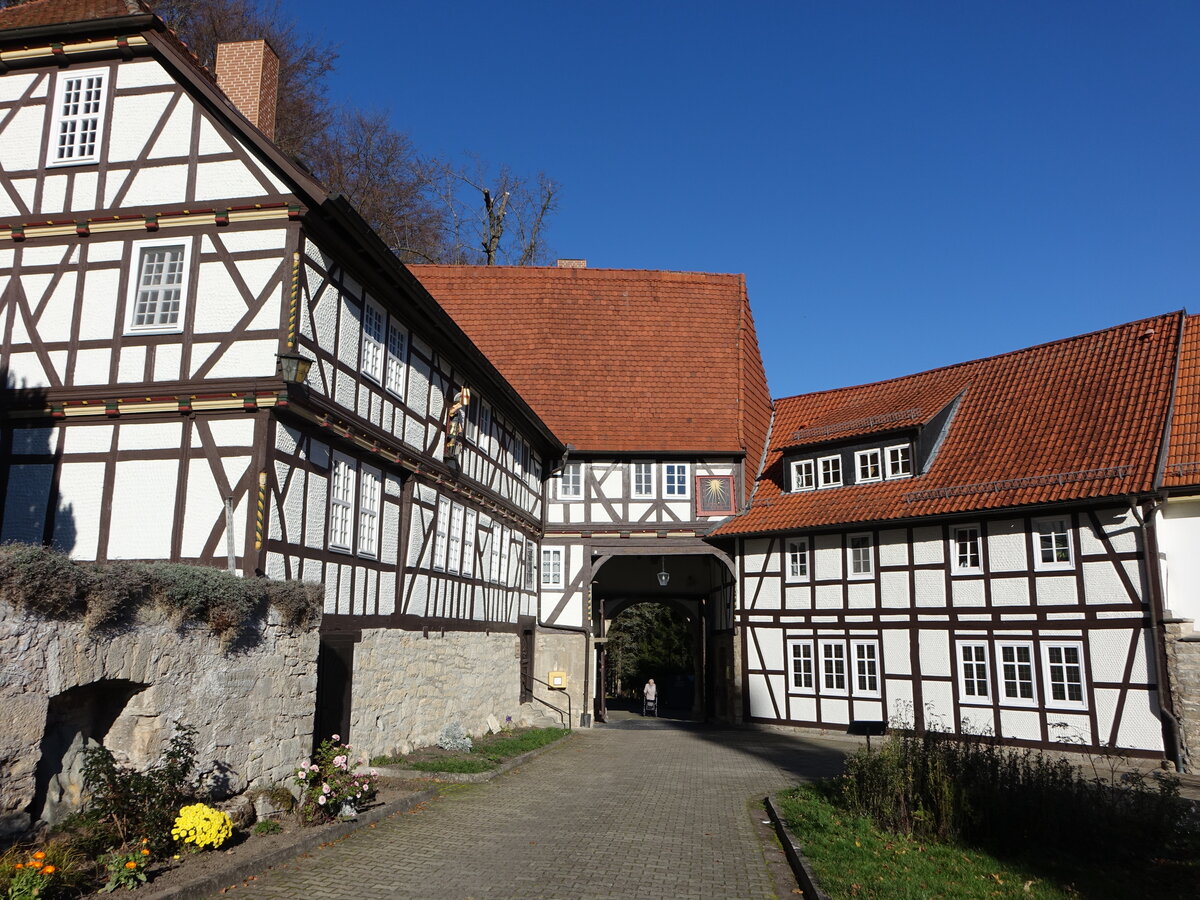 Lengenfeld unterm Stein, Klostertor zum Klosterbezirk Zella (13.11.2022)