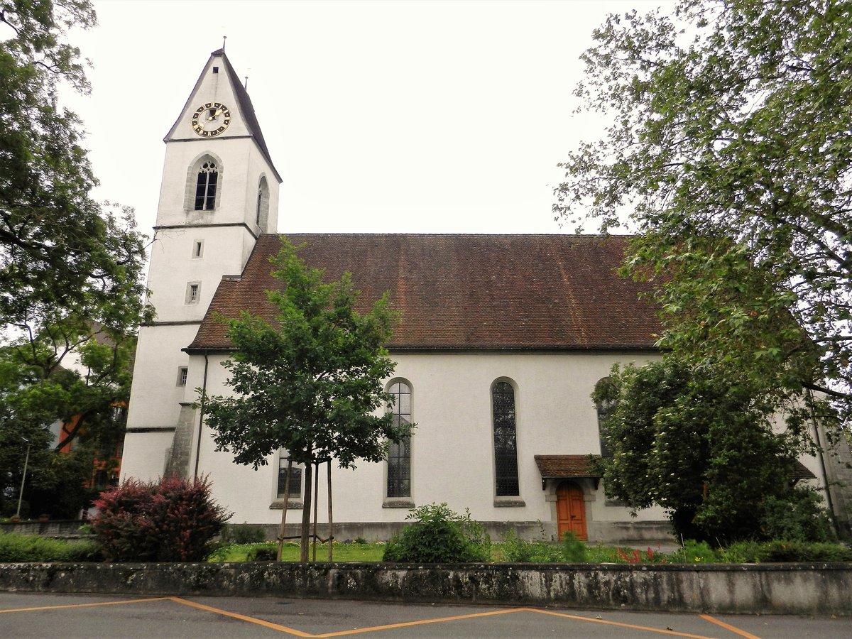 Lenzburg, die reformierte Kirche, wie sie sich heute prsentiert, wurde im 17. Jahrhundert errichtet - 06.06.2012