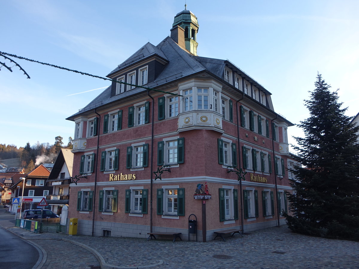 Lenzkirch, Gebude der Gemeindeverwaltung am Kirchplatz (26.12.2018)