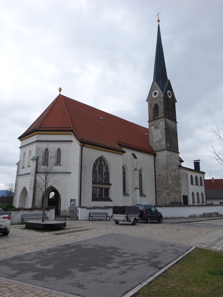 Leobendorf, St. Oswald Kirche, neugotischer Saalbau mit Satteldach, Turm, Orgelempore und Seitenkapellen, erbaut 1866 durch Karl Leimbach, Chor von 1440 (15.02.2016)
