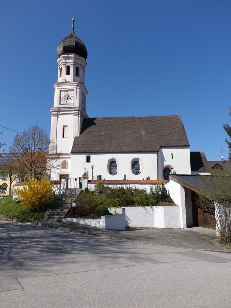 Leonhardsbuch, St. Leonhard Kirche, im Kern mittelalterlicher Saalbau, Kirchturm um 1700 (19.04.2015)