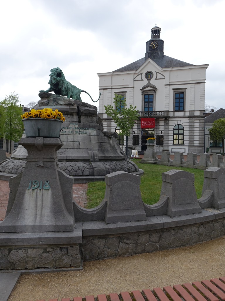 Leopoldsburg, Rathaus am Knigin Astrid Platz (25.04.2015)