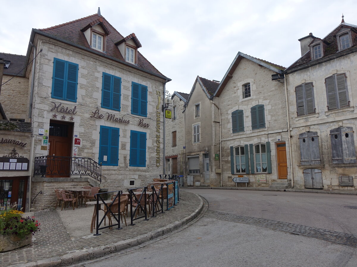 Les Riceys, historische Huser in der Rue Gougeot (27.10.2015)