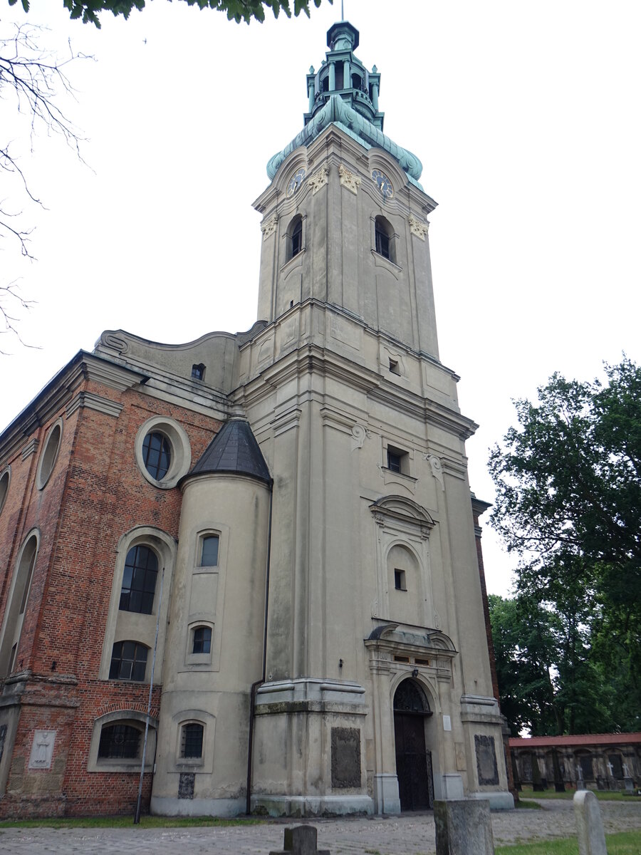Leszno / Lissa, evangelische Hl. Kreuz Kirche, erbaut von 1711 bis 1750 durch J. A. Stier, Kirchturm von 1782 (12.06.2021)