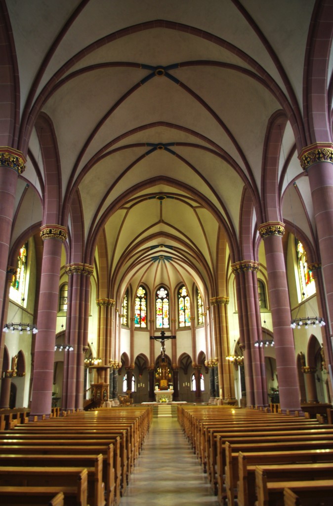 Letmathe, Innenraum der Pfarrkirche St. Kilian (31.07.2011)