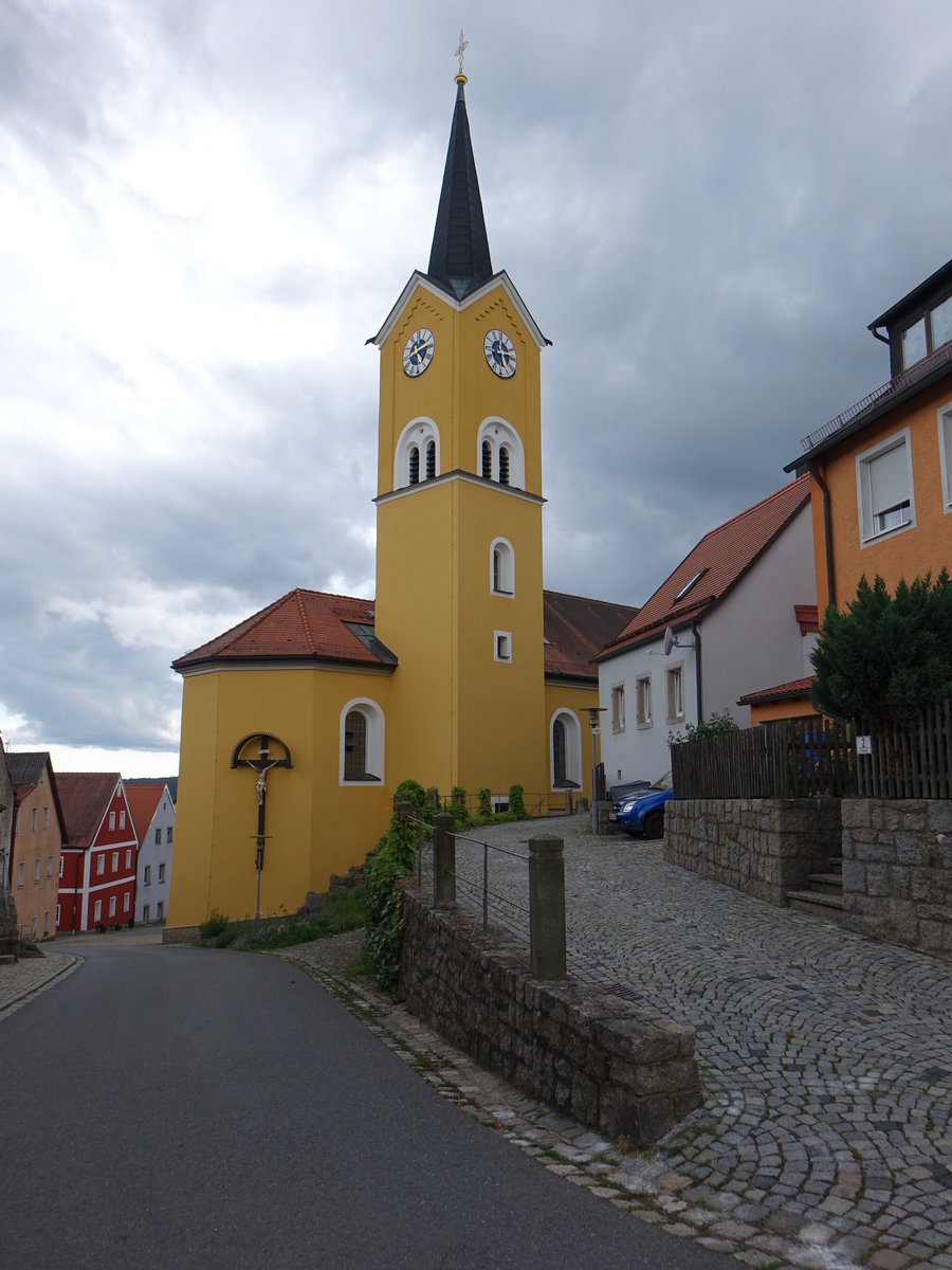 Leuchtenberg, kath. Pfarrkirche St. Margareta, erbaut 1842 (04.06.2017)