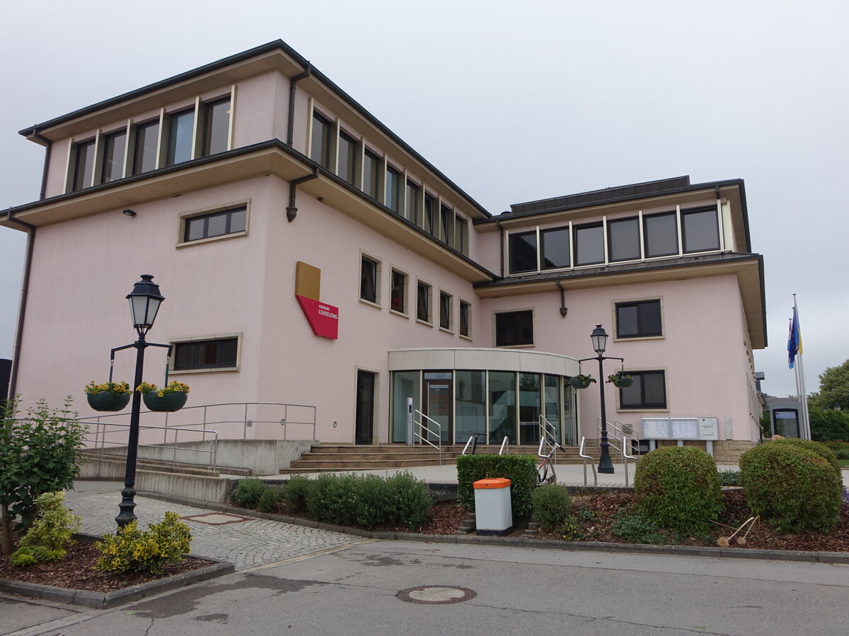 Leudelange, Rathaus am Place des Martyrs (20.06.2022)