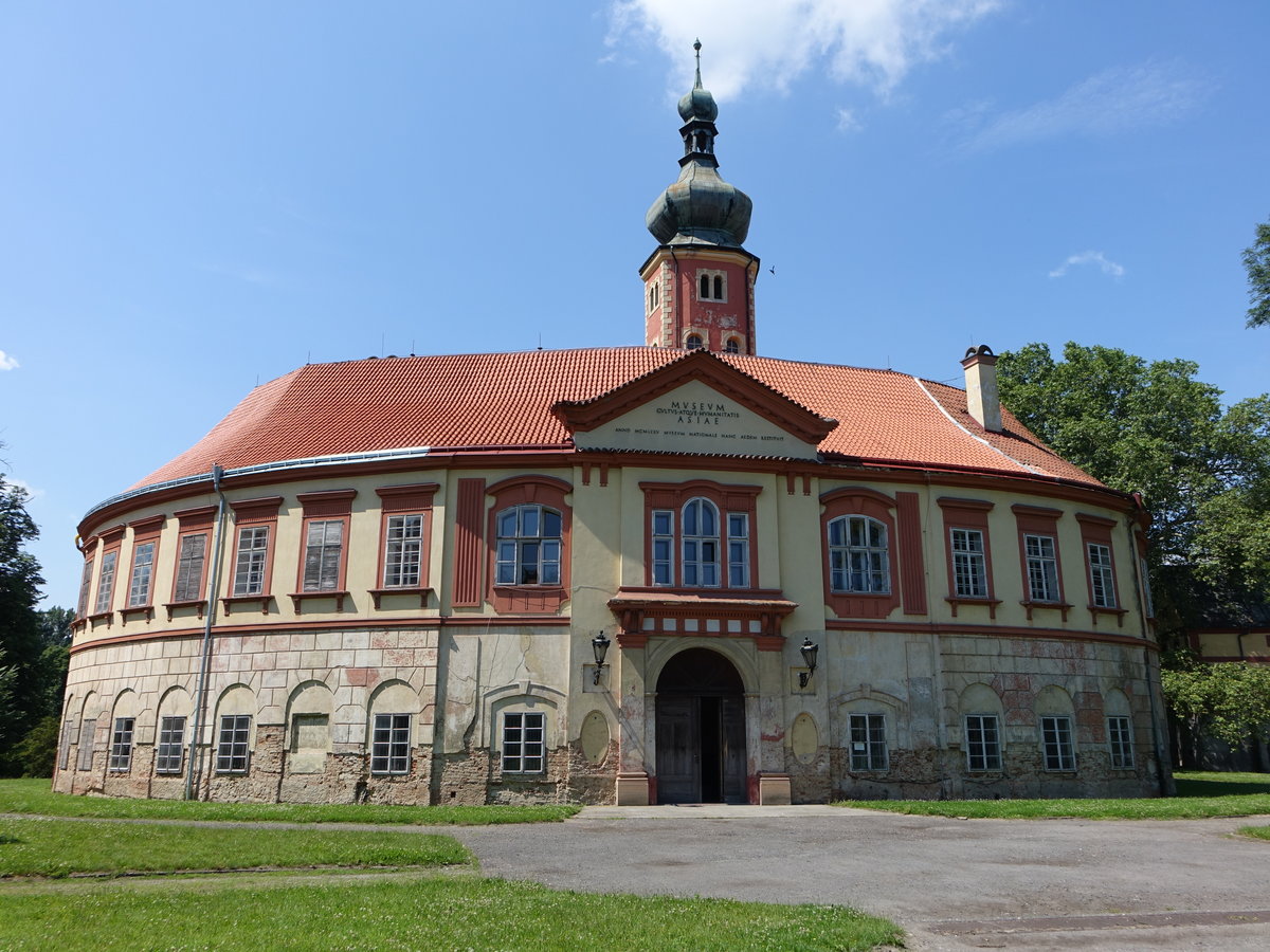 Libechov / Liboch, Renaissanceschloss, erbaut im 16. Jahrhundert von Kaspar Belwitz von Nostitz, Umbau zum Barockschlo von 1725 bis 1730 durch Franz Maximilian Kaňka (28.06.2020)