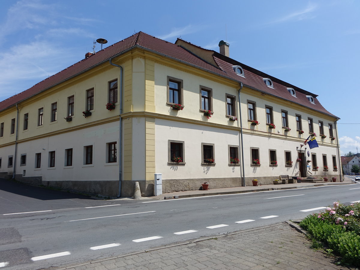 Libesice / Liebeschitz, Rathausgebude am Hauptplatz (28.06.2020)