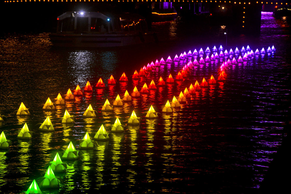 Lichtinstallation am Herengracht in Amsterdam. Aufnahme: 3. Januar 2017.