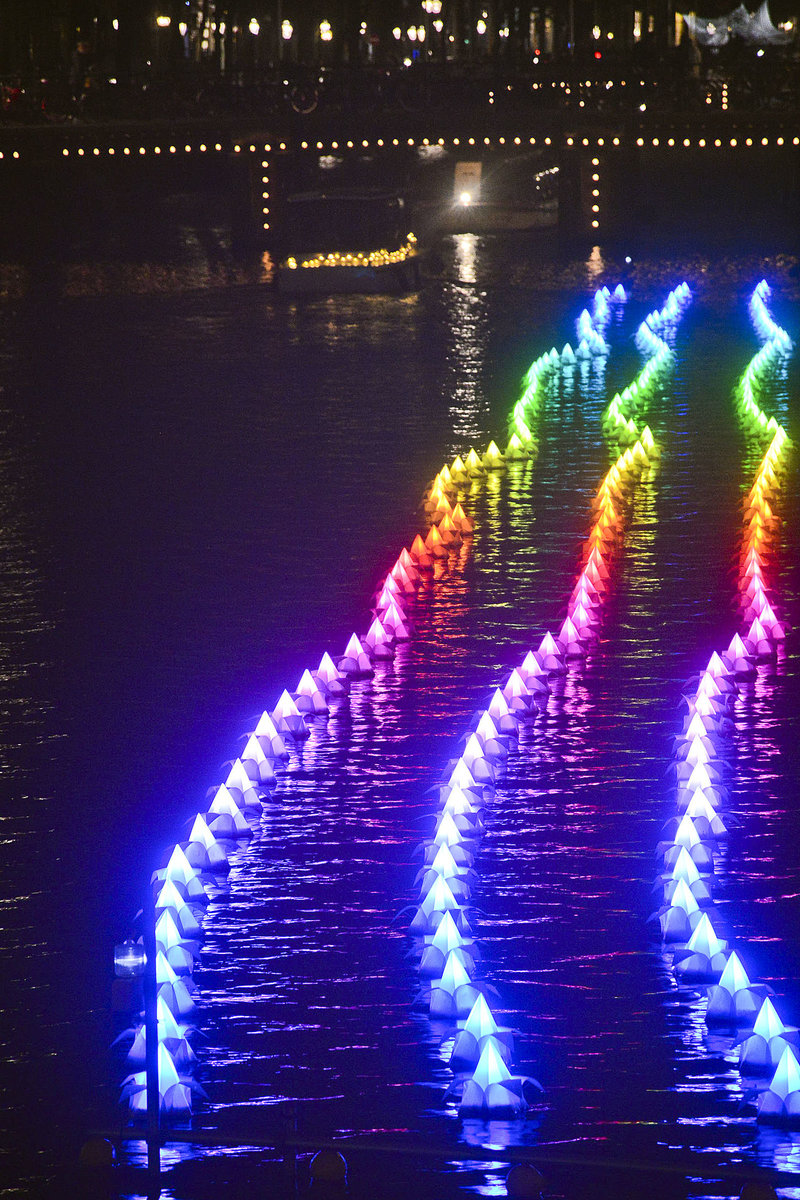 Lichtkunst am Herengracht in Amsterdam. Aufnahme: 3. Januar 2017.