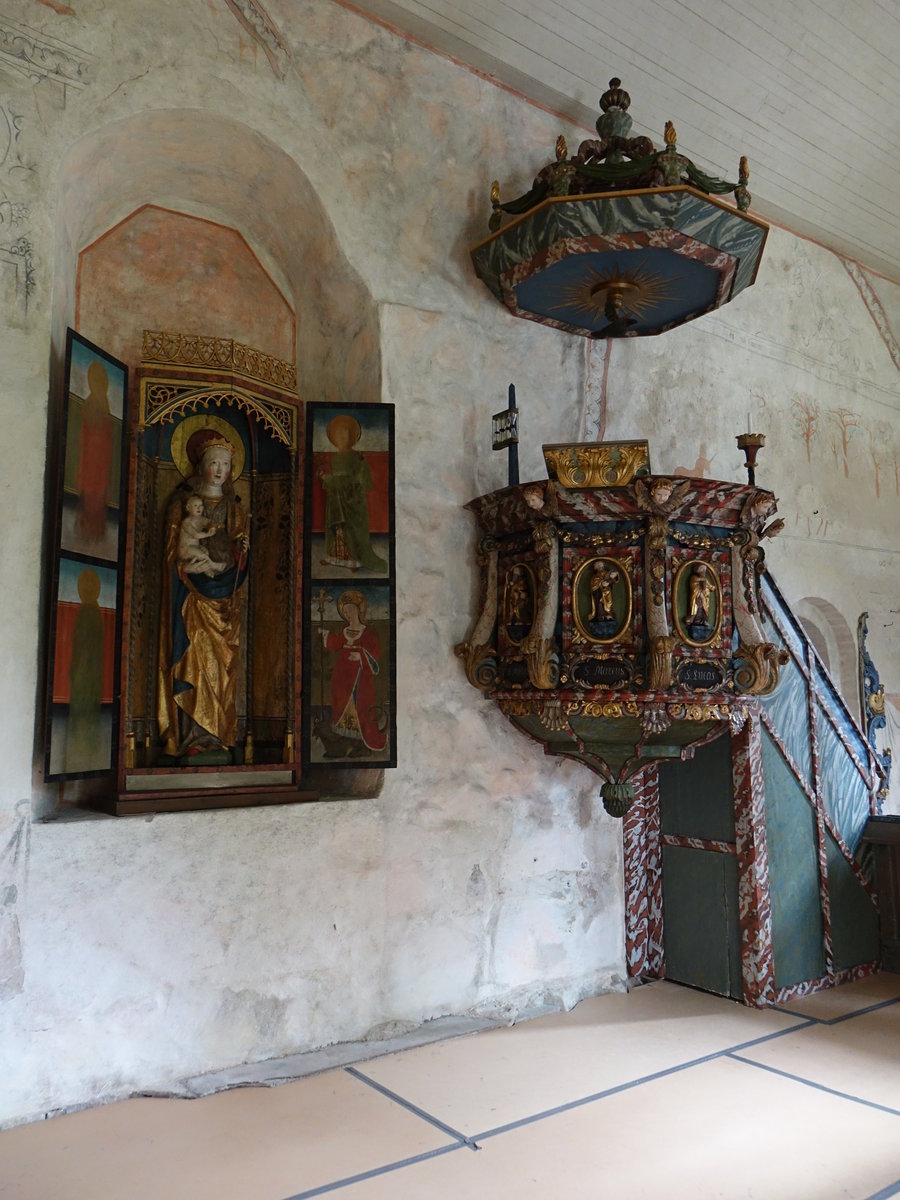 Liden, Flgelaltar und Kanzel  von 1755in der Ev. Kirche, Kalkmalereien von 1561 (20.06.2017)