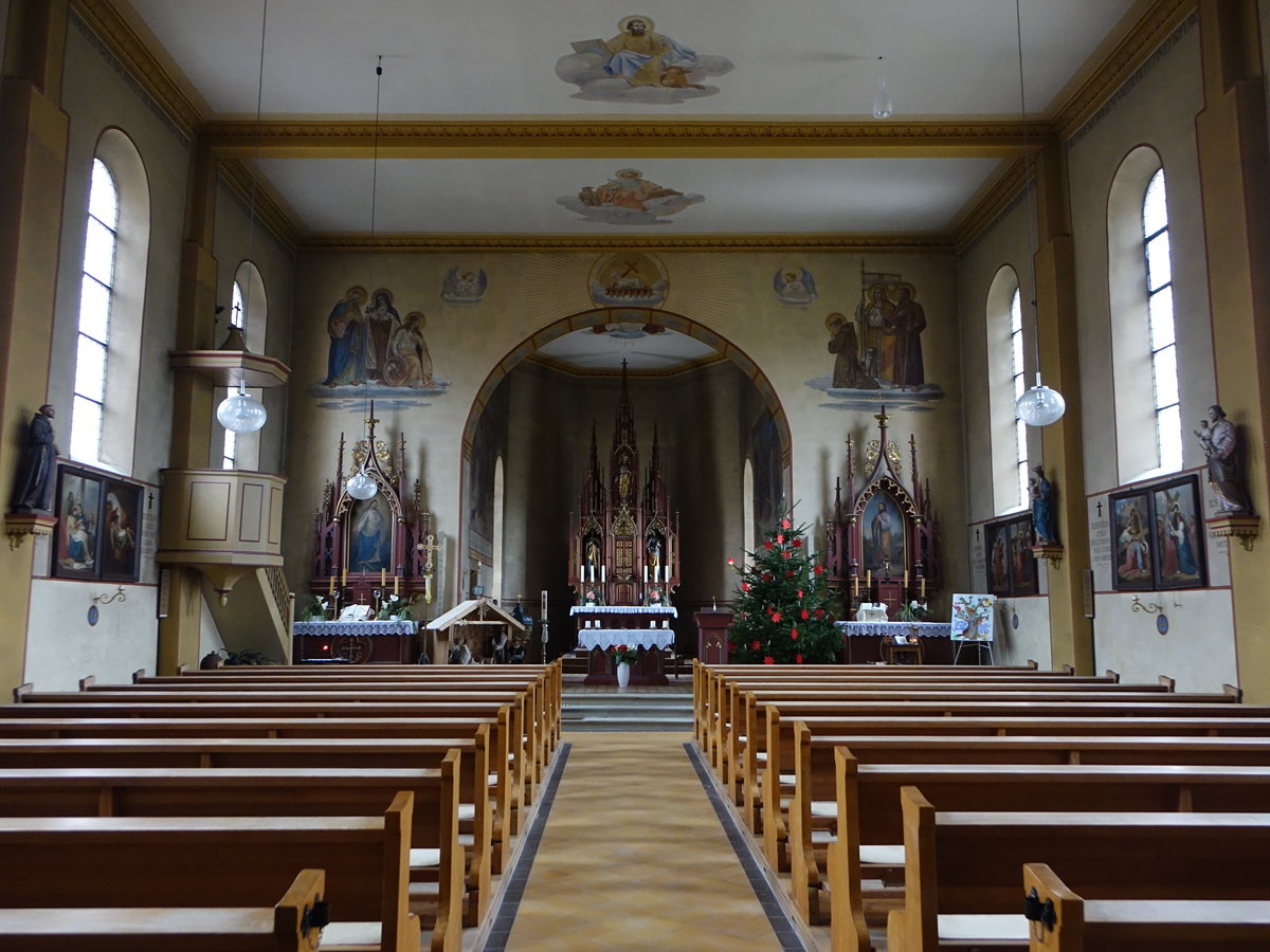 Lienheim, neugotischer Innenraum der St. Oswald Kirche (30.12.2018)