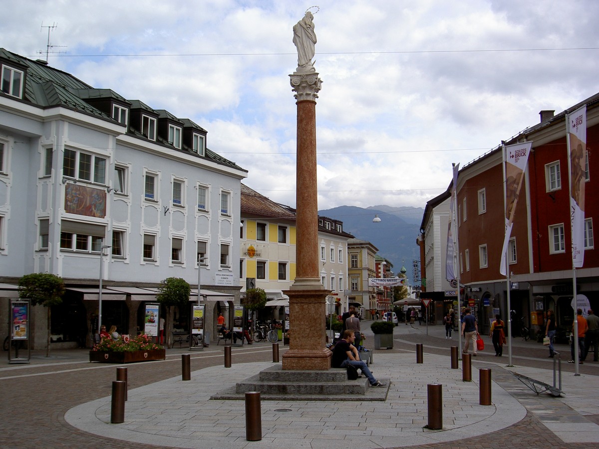 Lienz, Mariensule von 1716 am Johannesplatz (19.09.2014)