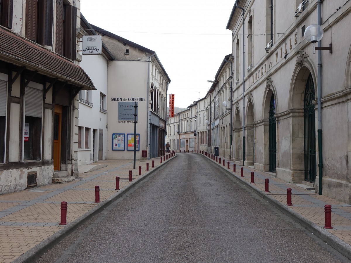 Ligny-en-Barrois, Huser in der Rue de Strassbourg (26.10.2015)