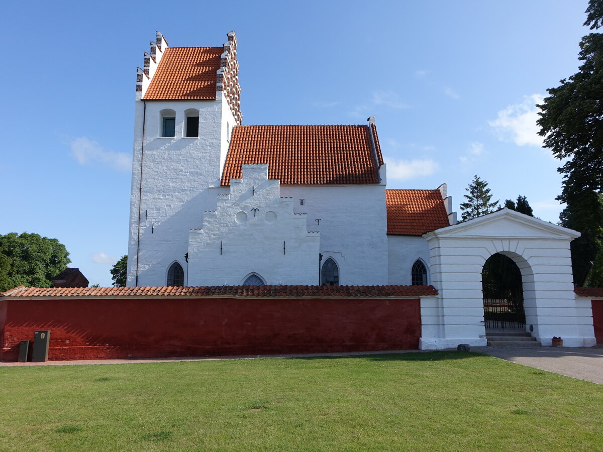 Lille Heddinge, evangelische Kirche, erbaut von 1150 bis 1225 (19.07.2021)