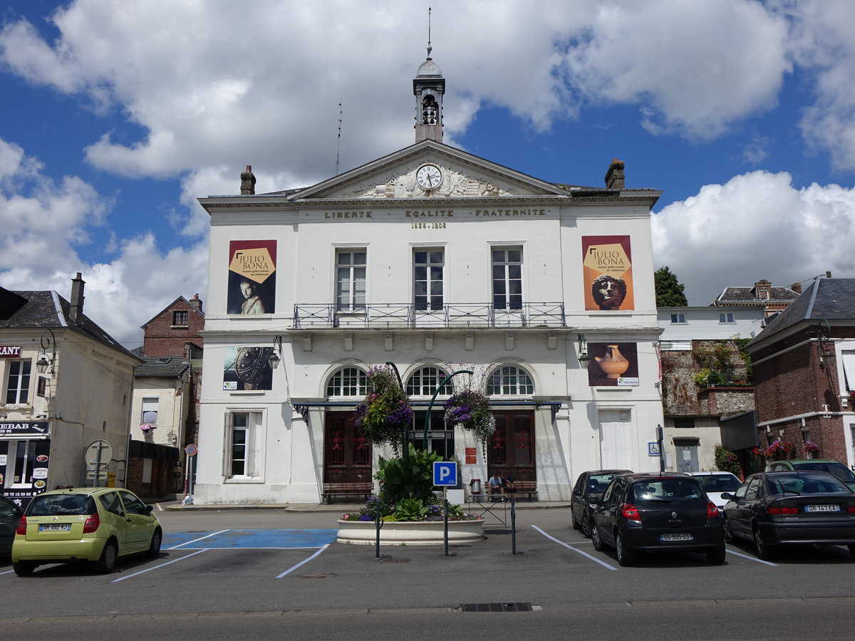 Lillebonne, Rathaus mit Musee de Antiquites (14.07.2016)