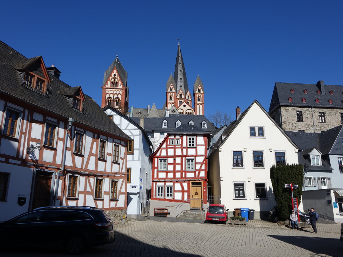 Limburg, Blick ber den Bischofsplatz auf den Dom St. Georg und St. Nikolaus (19.03.2022)