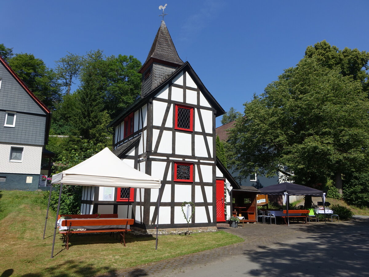 Lindenhof, evangelische Kirche, erbaut 1992 aus einer alten Hochscheune (26.06.2026)