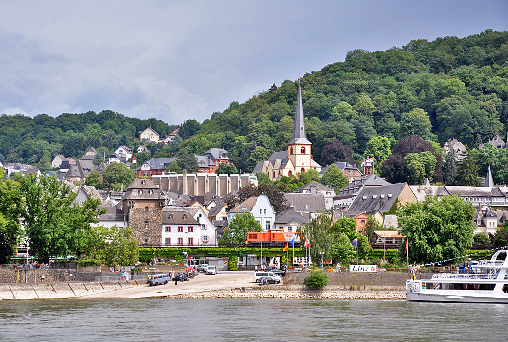 Linz am Rhein - Zentrum mit Kirche und Fhranleger - 03.08.2013