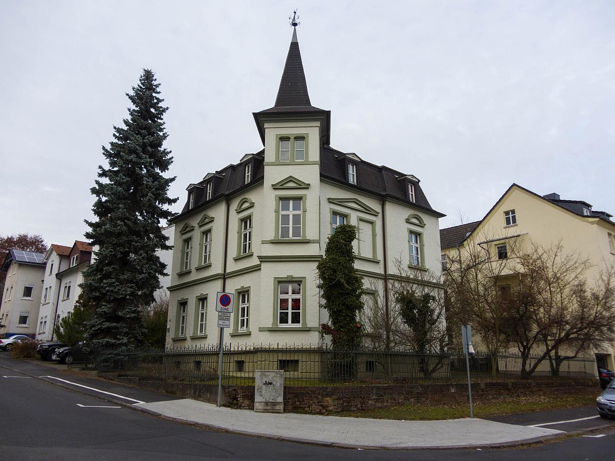 Liobastrae, Fulda, ein sehr elegantes Wohnhaus. Aufnahmezeit: 24.11.2012