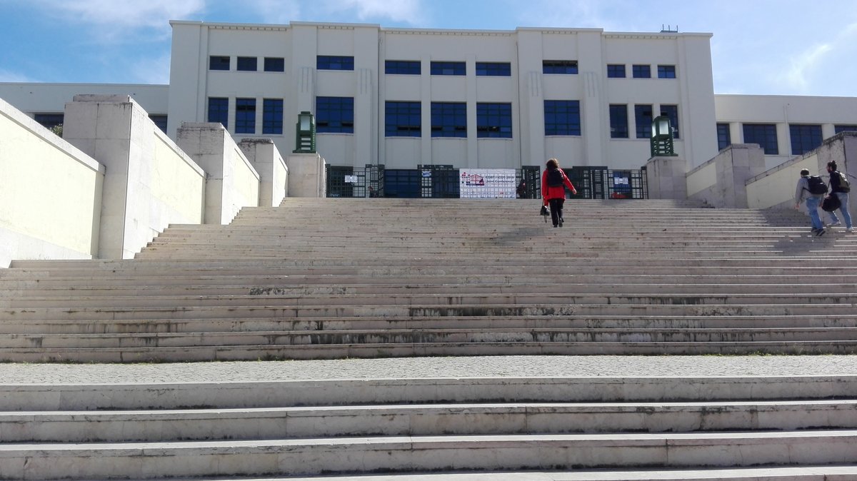 Lissabon. Aufgang zum Hauptgebäude der Universität Instituto Superior Técnico Lissboa. Aufgenommen am 26.03.2019.