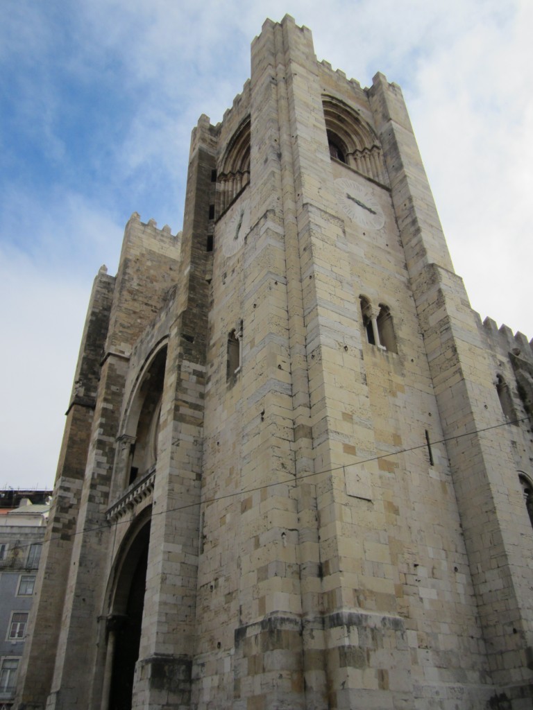 Lissabon, Kathedrale Se, Westfassade von 1380, erbaut von Afonso IV. (29.05.2014)