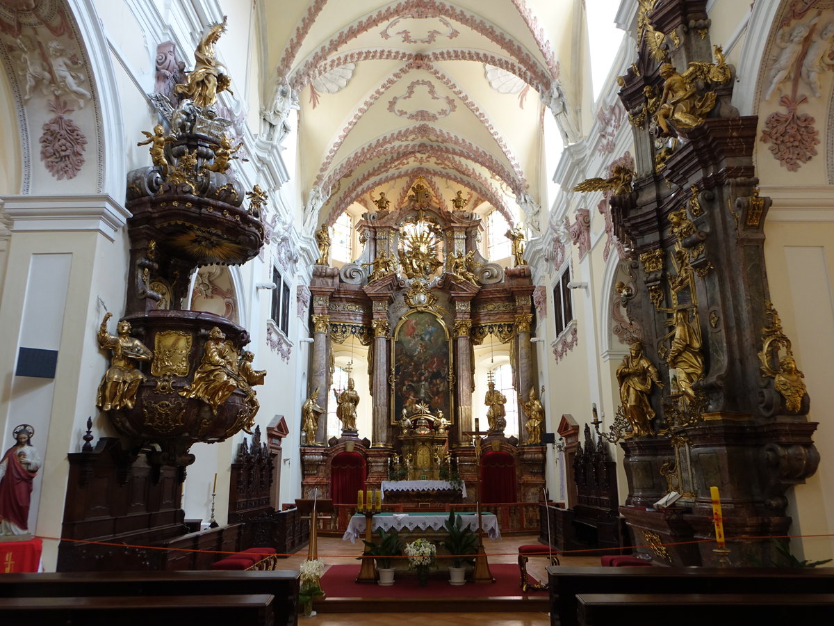 Litomerice / Leitmeritz, Kanzel und Altre im Chor der St. Jakob Kirche (27.06.2020)