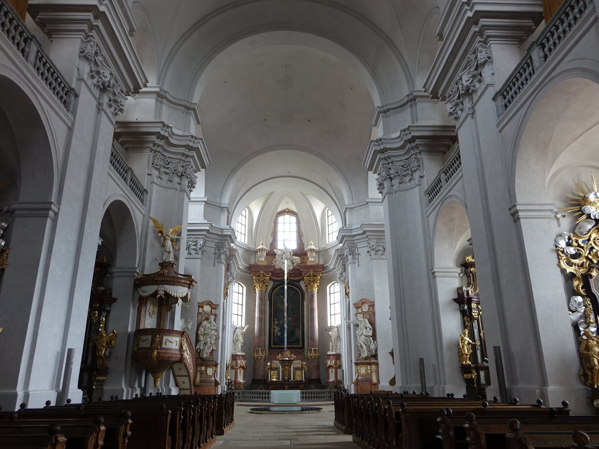 Litomysl / Leitomischl, barocker Innenraum der Piaristenkirche Auffindung des hl. Kreuz (29.06.2020)