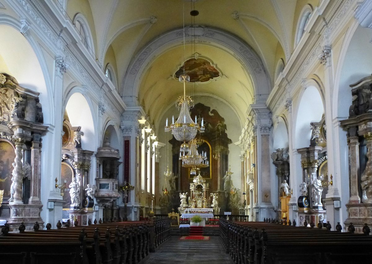 Ljubljana, Blick in den Innenraum der St.Jakobs-Kirche, Juni 2016 