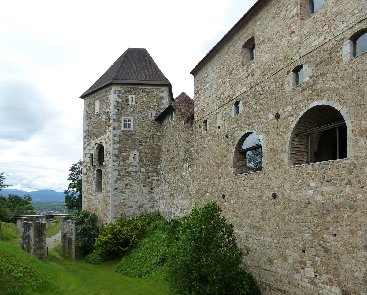 Ljubljana, der Fnfeckturm an der Nordflanke der Burg, Juni 2016