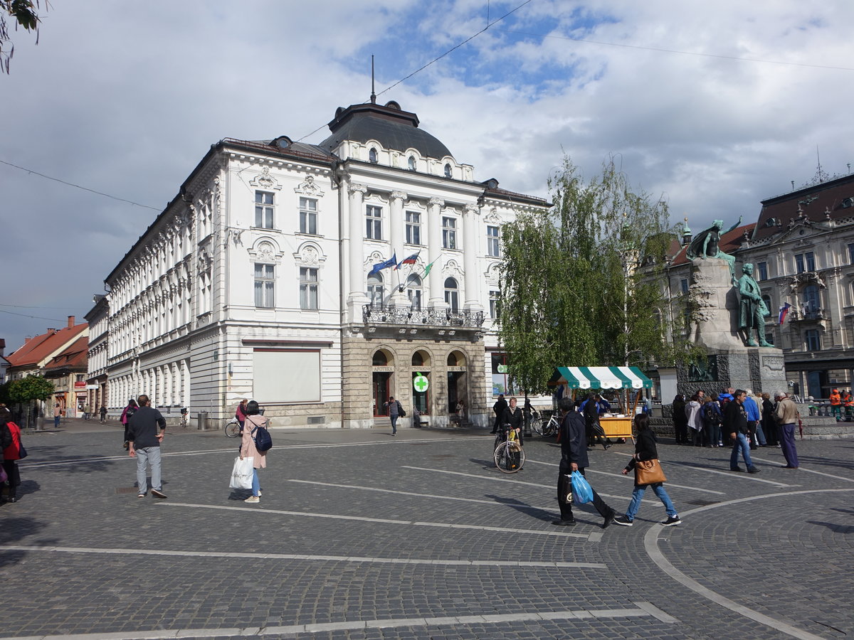 Ljubljana, Gebäude der Zentralapotheke am Presernov Platz (04.05.2017)