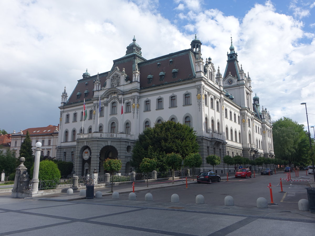 Ljubljana, Hauptgebude der 1919 gegrndeten Universitt Ljubljana, bis 1918 Sitz des Landtags des Herzogtums Krain (04.05.2017)