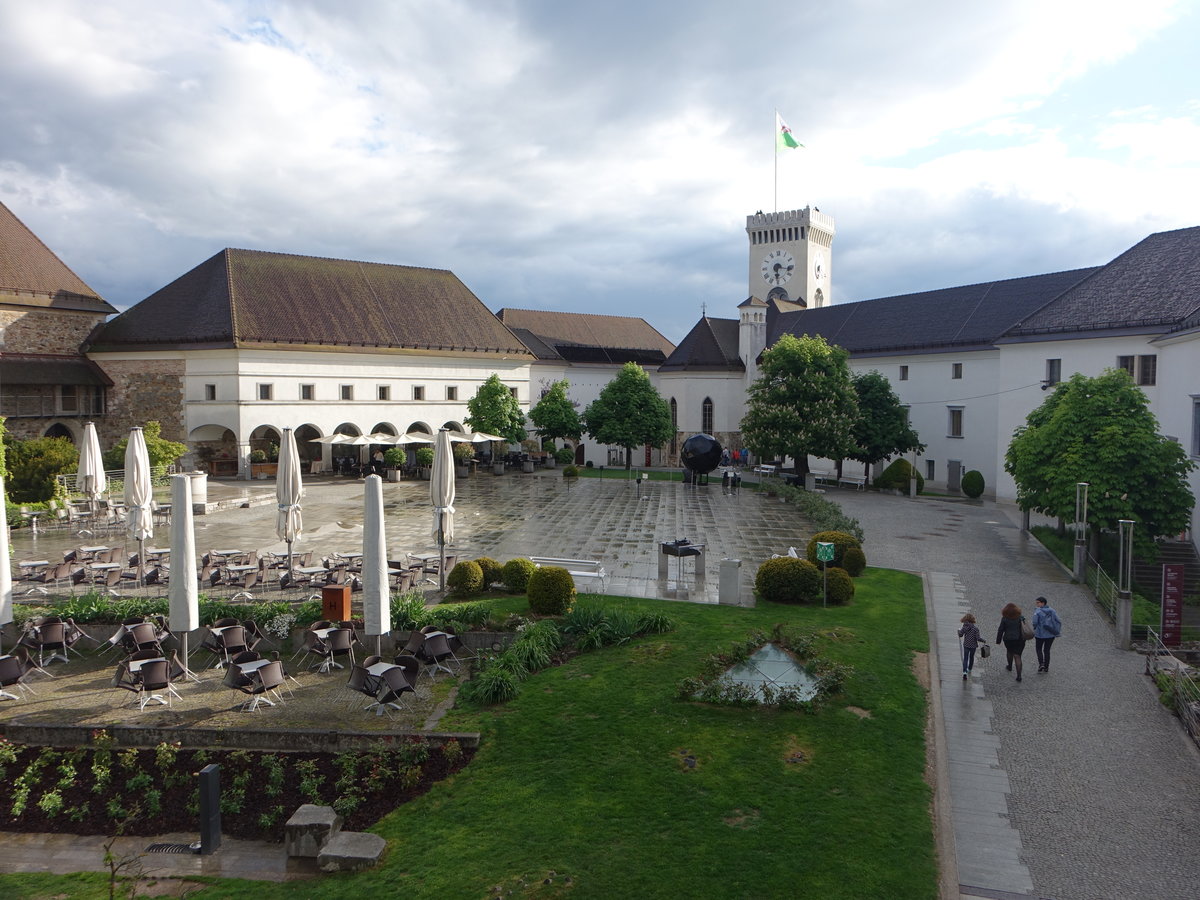 Ljubljana, Hribar Hall und Aussichtsturm in der Burg (04.05.2017)