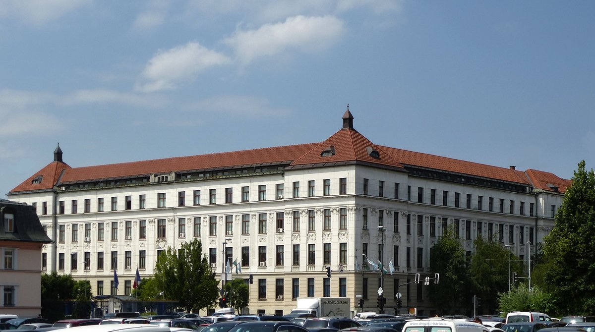 Ljubljana, zur Universität gehörendes Lehrgebäude im Stadtzentrum, Juni 2016